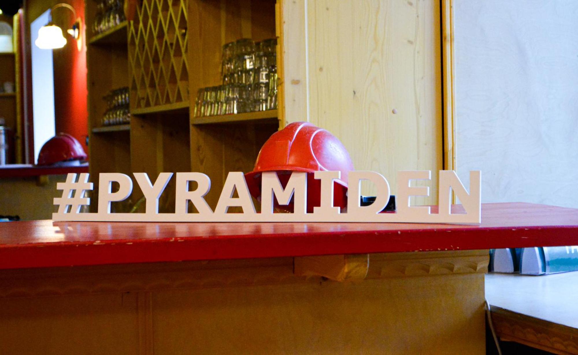 Hotel Pyramiden エクステリア 写真